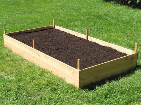 how to build a cedar raised garden bed