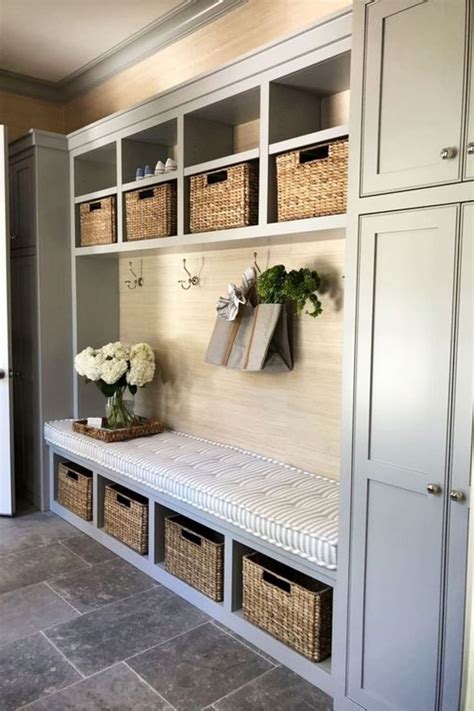 how to build a mudroom