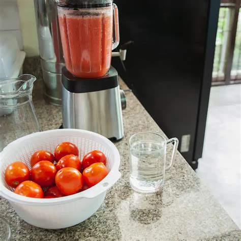 How To Can Tomato Juice Using A Blender