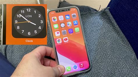 how to change clock display on iphone to analog
