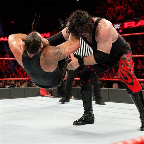 How To Chokeslam Someone