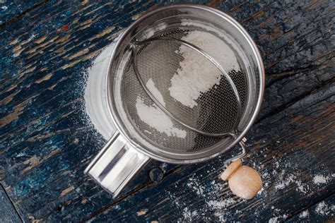 how to choose the best sifter for baking