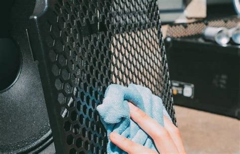 How To Clean A Speaker Grill