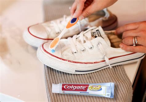 How To Clean Canvas Shoes With Toothpaste
