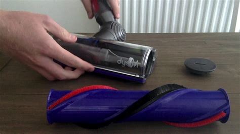 how to clean dyson v8