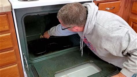 How To Clean Element In Oven