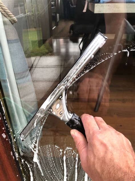 How To Clean Outside Windows Without Squeegee