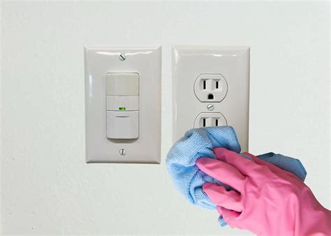 How To Clean Switch Plates