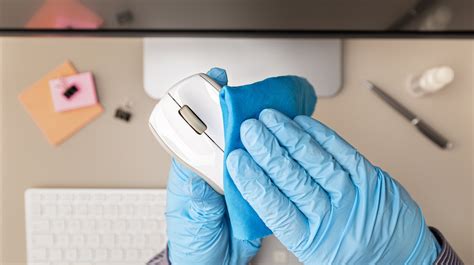 How To Clean The Inside Of A Mouse