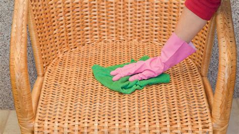 How To Clean Wicker Table