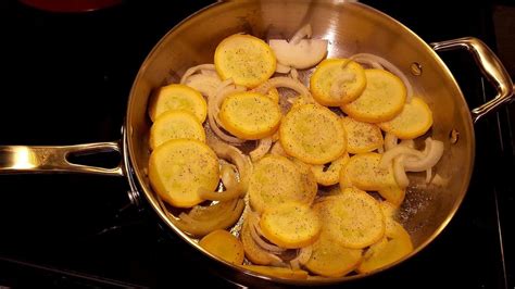 How To Cook Squash And Onions In A Skillet