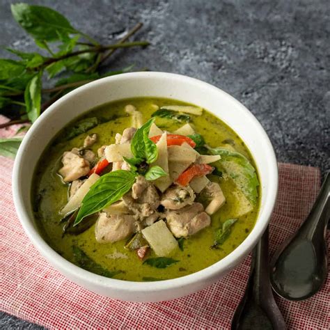 how to cook with green curry paste