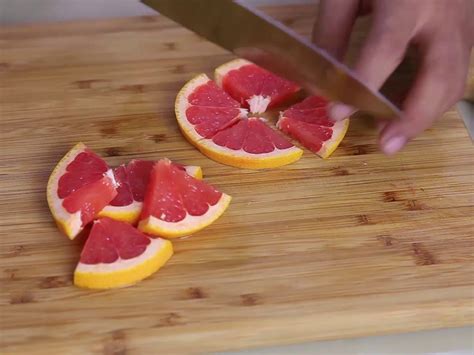 how to cut a grapefruit for drinks