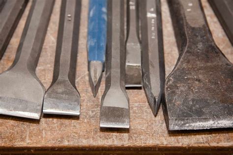 How To Cut Rock With Hammer And Chisel