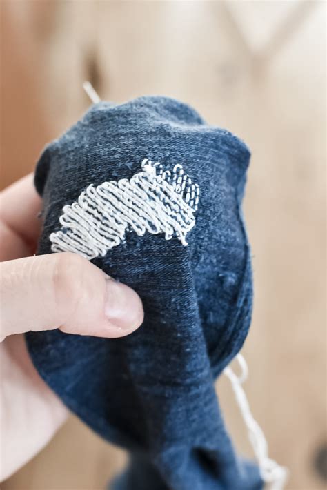 how to darn socks with a darning egg