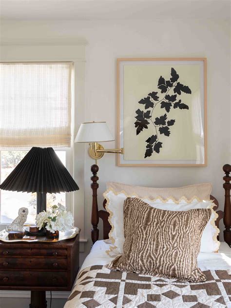 How To Decorate A Bedroom Walls