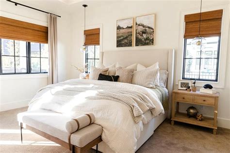 How To Decorate A Bench In Bedroom