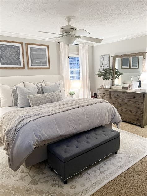 How To Decorate A Cozy Master Bedroom