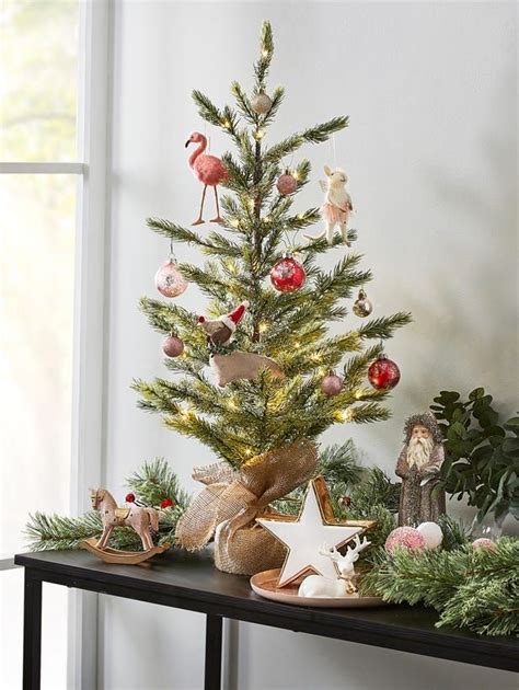 How To Decorate A Mini Tree
