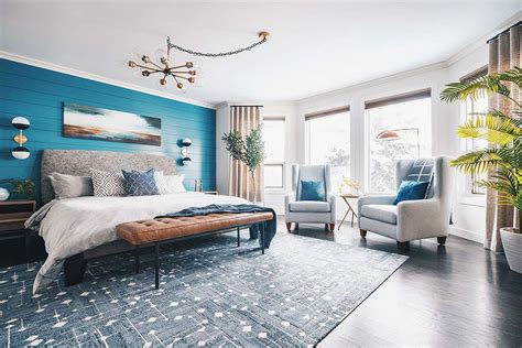 How To Decorate Large Wall In Master Bedroom