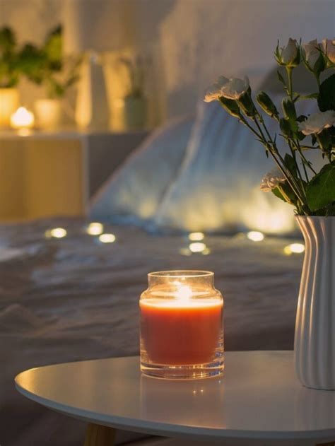 How To Decorate Your Bedroom With Candles