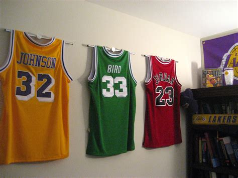 how to display multiple jerseys
