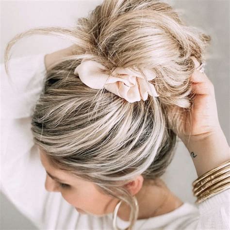  79 Gorgeous How To Do A Easy Messy Bun Tiktok For Hair Ideas