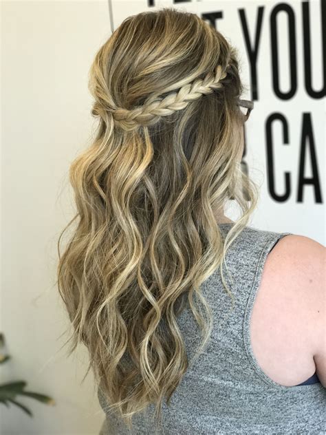Stunning How To Do Half Up Half Down Bridal Hair For Bridesmaids