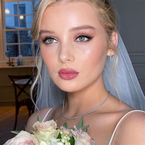 Free How To Do Your Own Wedding Makeup For Long Hair
