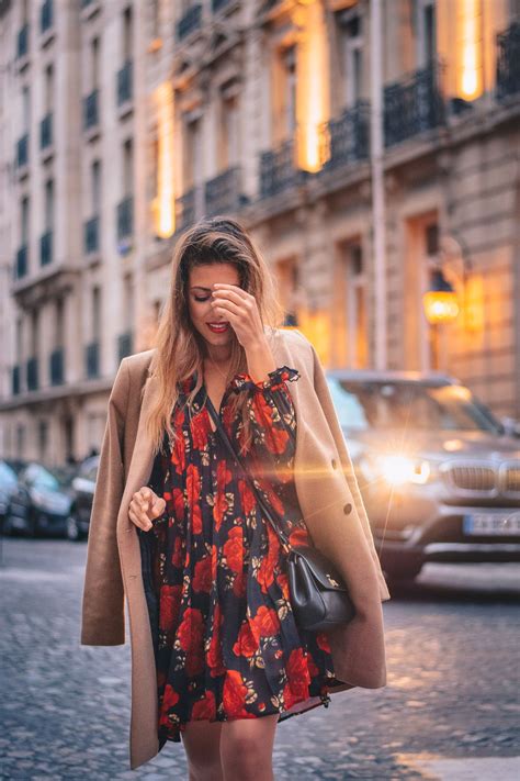 how to dress for dinner in paris