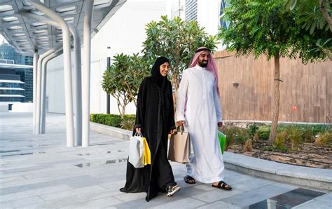 how to dress in saudi arabia