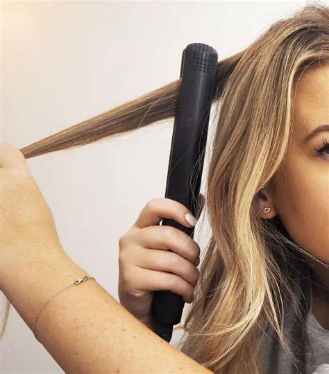 Stunning How To Easily Curl Your Hair With A Straightener With Simple Style