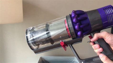 how to empty dyson vacuum v10