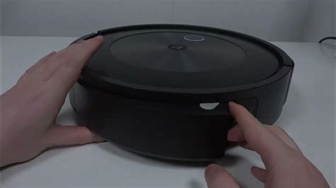 How To Empty Roomba Bin J7