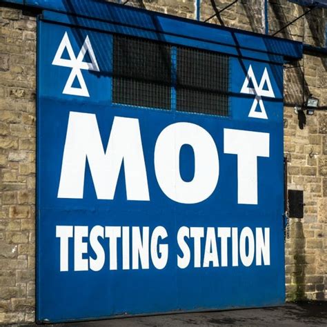 how to find a nearby mot centre