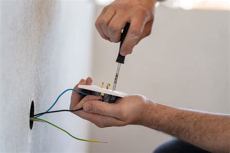 how to find a short in a wire in a home