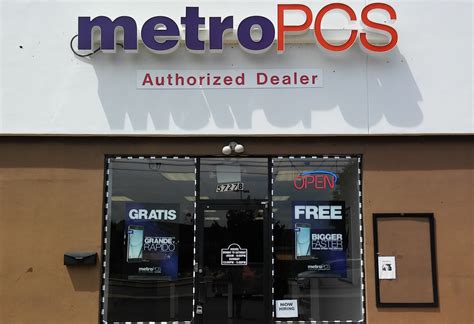 how to find metro pcs store locations near me
