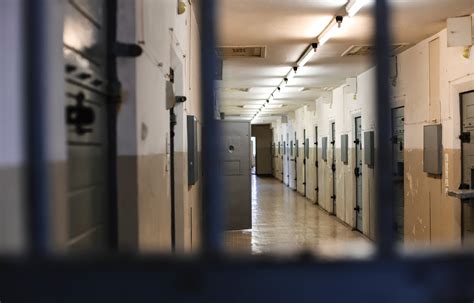 how to find out if someone is in jail in another state