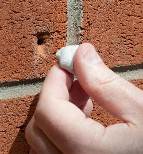 How To Fix A Hole In The Wall With Putty