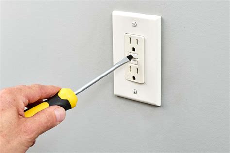 How To Fix A Wall Socket That Doesn't Work