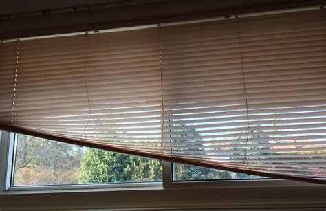 how to fix blinds string stuck