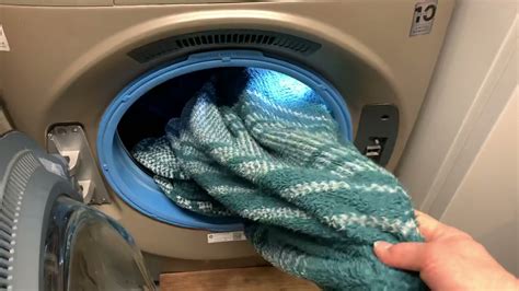 How To Fluff Up A Polyester Blanket