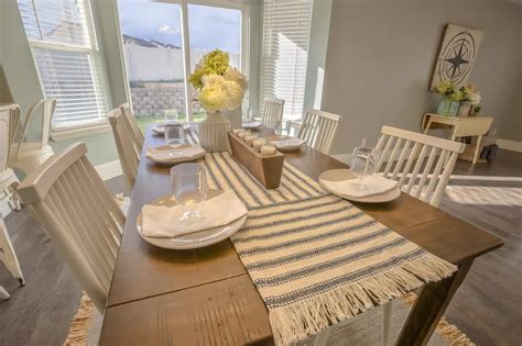 How To Fold A Table Runner That Is Too Long