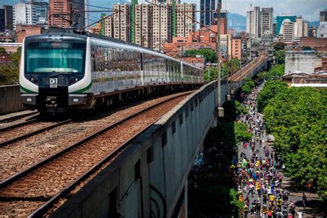 how to get around in medellin