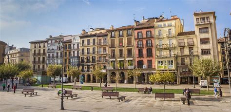 how to get from bilbao to pamplona