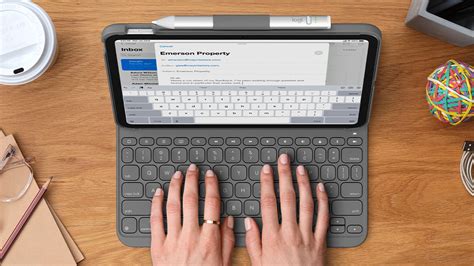 how to get keyboard case to work on ipad