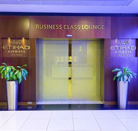 how to get lounge access in abu dhabi airport