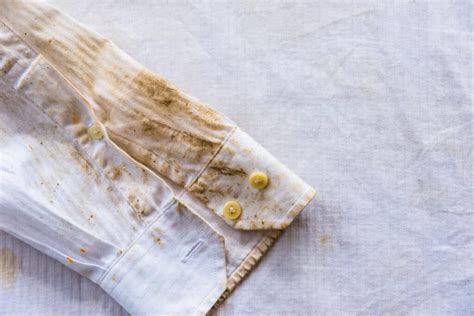 how to get out rust stains from fabric
