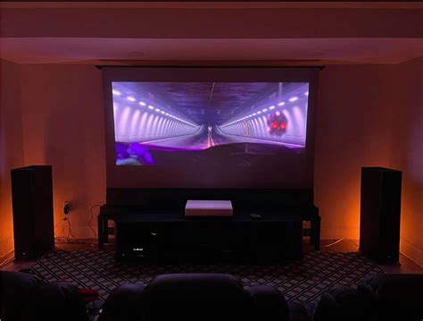 how to get projector to fit screen