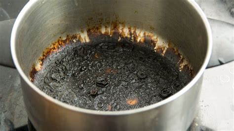 How To Get Rid Of Burnt Stuff In A Pot